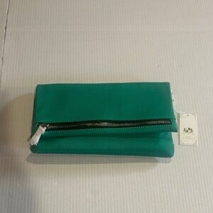 NWT Urban Expressions Green pebbled Clutch with gold accents and strap zippers